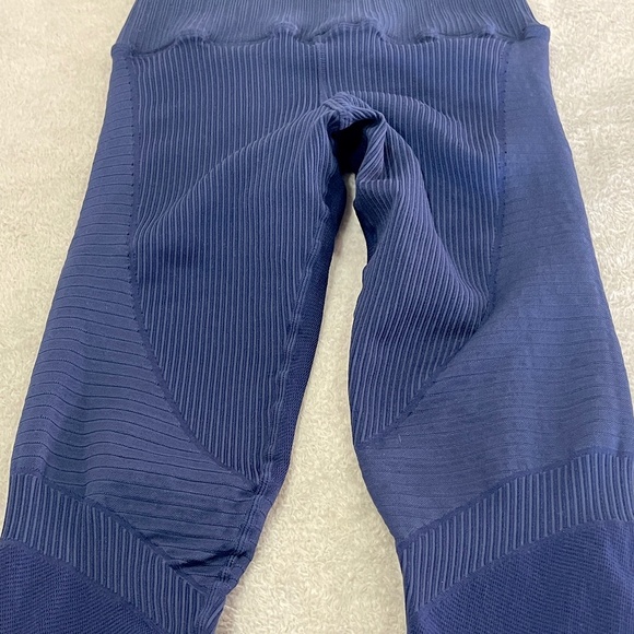 Sports Bras and Leggings Bundle Size XS - Picture 11 of 15